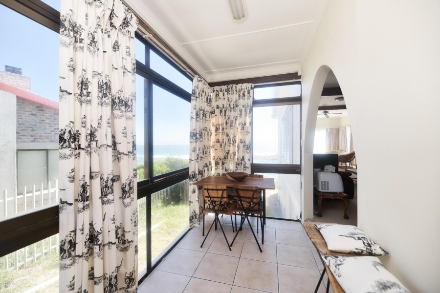 5 Bedroom Property for Sale in De Kelders Western Cape